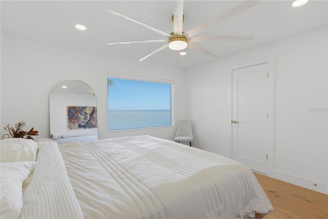 377 22ND AVENUE SE, St Petersburg, FL 33705