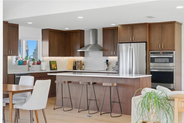 377 22ND AVENUE SE, St Petersburg, FL 33705