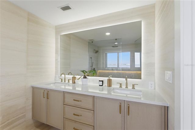 377 22ND AVENUE SE, St Petersburg, FL 33705