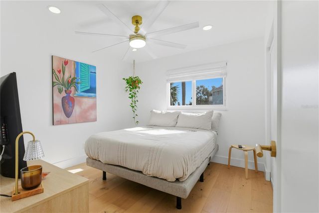 377 22ND AVENUE SE, St Petersburg, FL 33705