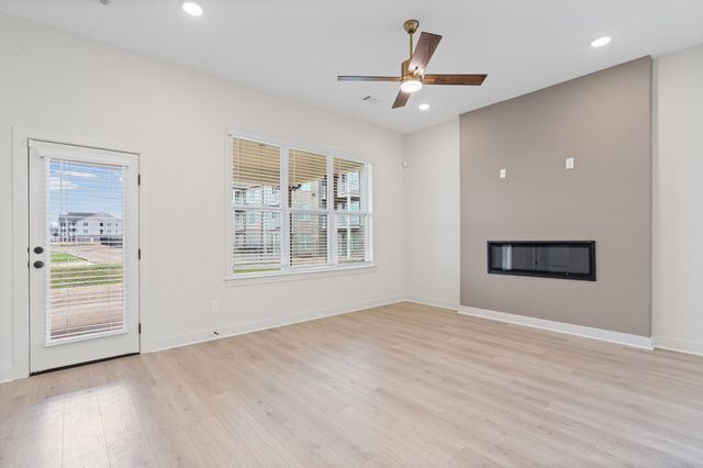 9935 KEMROCK DR S, Cordova, TN 38018