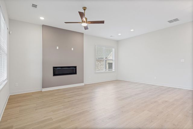 9935 KEMROCK DR S, Cordova, TN 38018