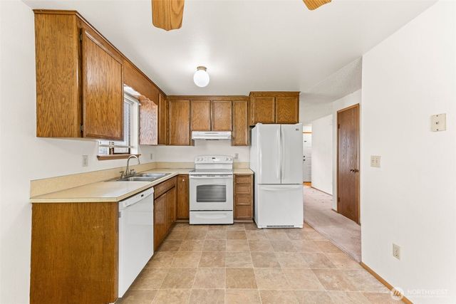 22902 41st Avenue Ct E, Spanaway, WA 98387