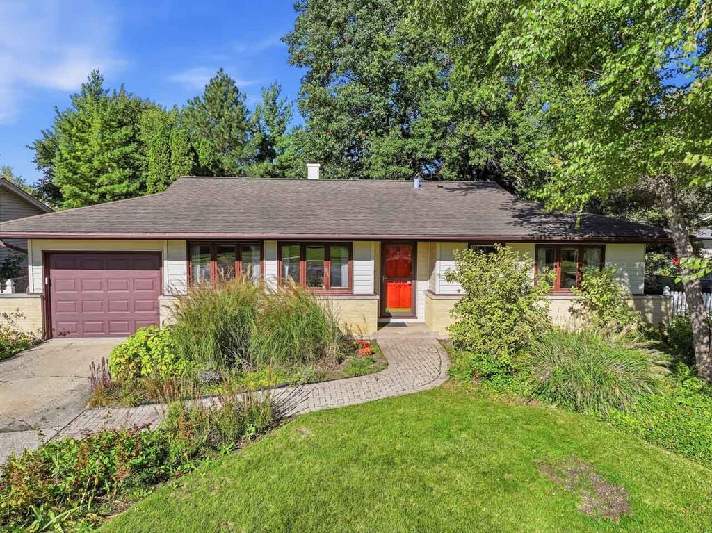 540 Edgewood Lane, Elk Grove Village, IL 60007 — exterior