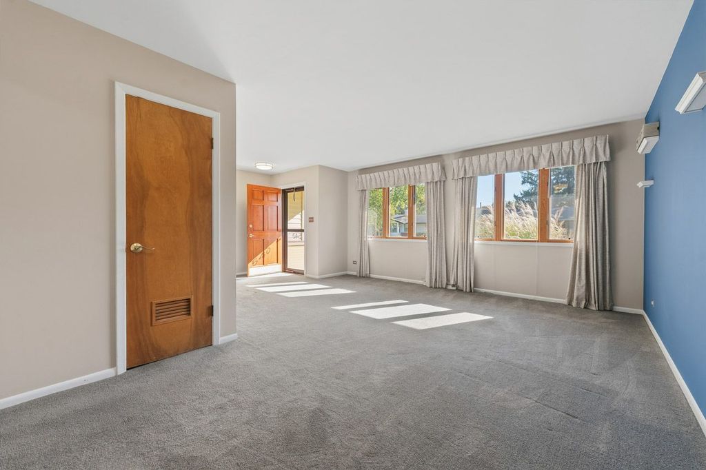 540 Edgewood Lane, Elk Grove Village, IL 60007 — photo 4
