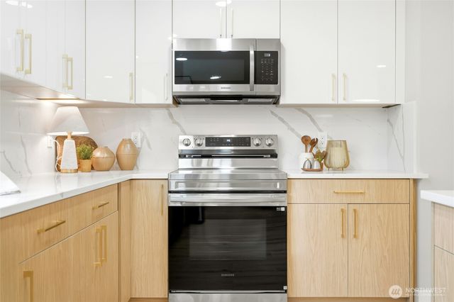 130 203rd Place SW, Lynnwood, WA 98036