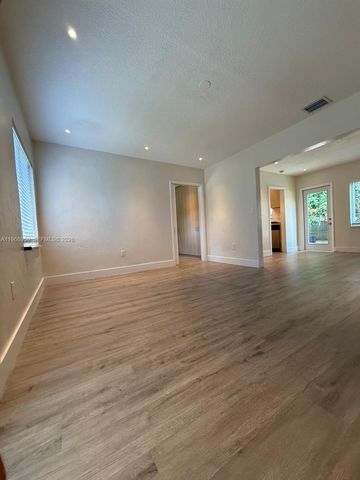 235 NE 46th St, Miami, FL 33137