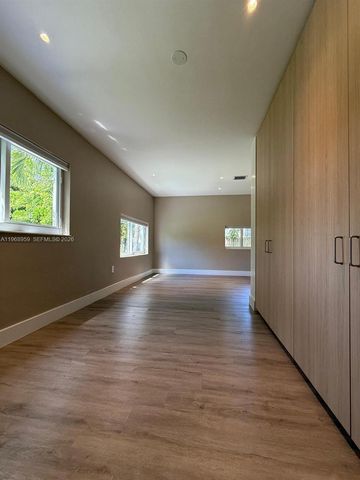 235 NE 46th St, Miami, FL 33137