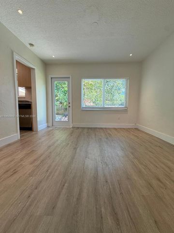 235 NE 46th St, Miami, FL 33137