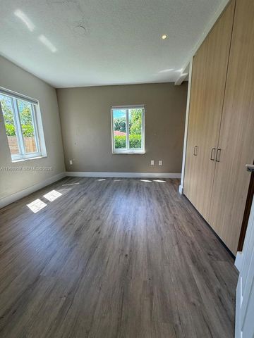 235 NE 46th St, Miami, FL 33137