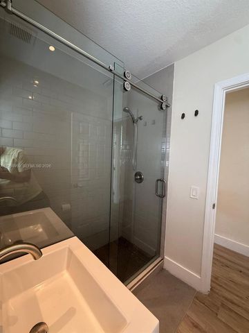 235 NE 46th St, Miami, FL 33137