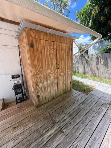 235 NE 46th St, Miami, FL 33137