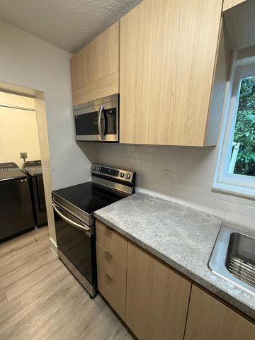 235 NE 46th St, Miami, FL 33137