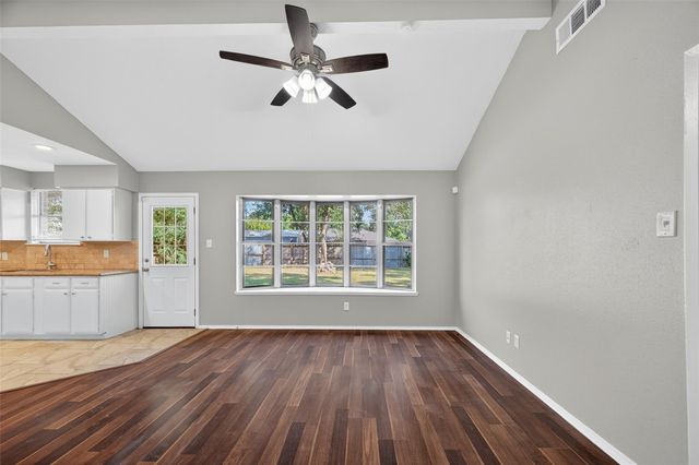 811 Lochmoor Lane, Friendswood, TX 77546