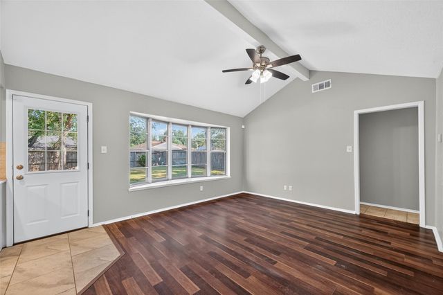 811 Lochmoor Lane, Friendswood, TX 77546
