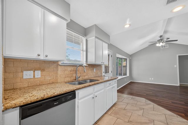 811 Lochmoor Lane, Friendswood, TX 77546
