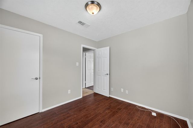 811 Lochmoor Lane, Friendswood, TX 77546