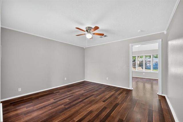 811 Lochmoor Lane, Friendswood, TX 77546