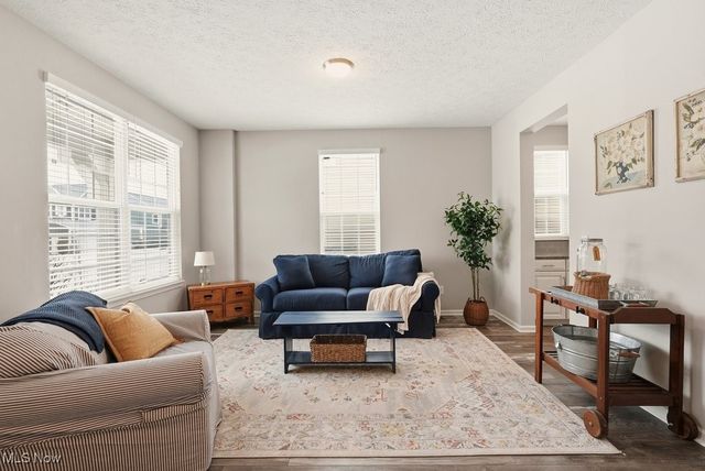 984 Hawkin Lane, Aurora, OH 44202