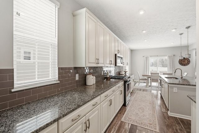 984 Hawkin Lane, Aurora, OH 44202