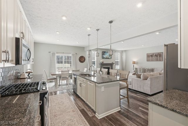 984 Hawkin Lane, Aurora, OH 44202