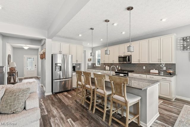 984 Hawkin Lane, Aurora, OH 44202