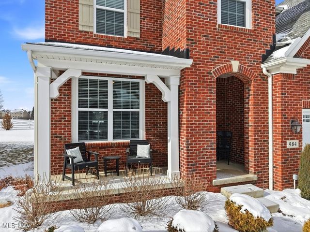 984 Hawkin Lane, Aurora, OH 44202