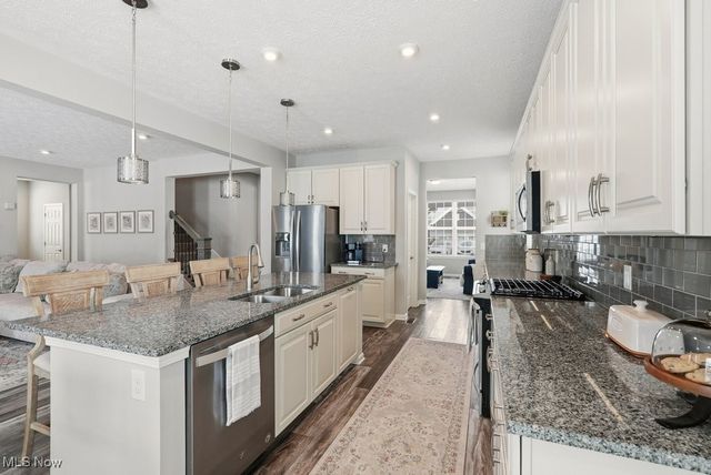 984 Hawkin Lane, Aurora, OH 44202