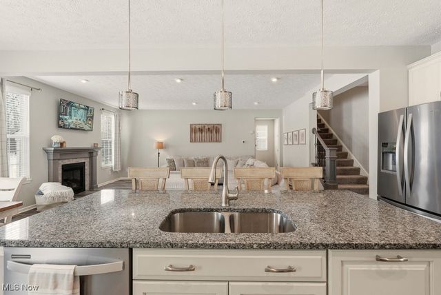 984 Hawkin Lane, Aurora, OH 44202