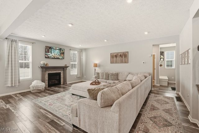 984 Hawkin Lane, Aurora, OH 44202