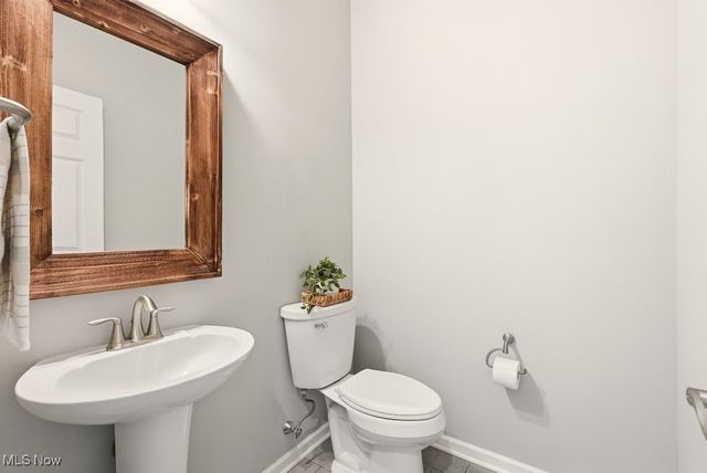 984 Hawkin Lane, Aurora, OH 44202