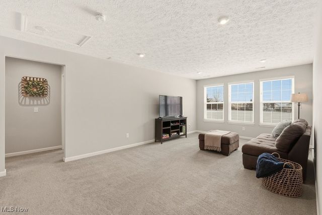 984 Hawkin Lane, Aurora, OH 44202