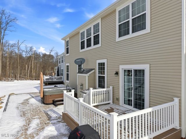 984 Hawkin Lane, Aurora, OH 44202