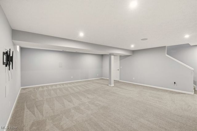 984 Hawkin Lane, Aurora, OH 44202