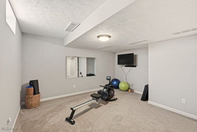 984 Hawkin Lane, Aurora, OH 44202