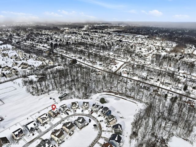 984 Hawkin Lane, Aurora, OH 44202