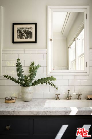 1654 Stearns Drive, Los Angeles, CA 90035