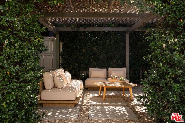 1654 Stearns Drive, Los Angeles, CA 90035