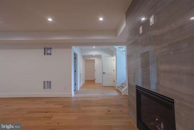 1208 ROSS DR SW, Vienna, VA 22180