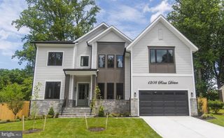 1208 ROSS DR SW, Vienna, VA 22180