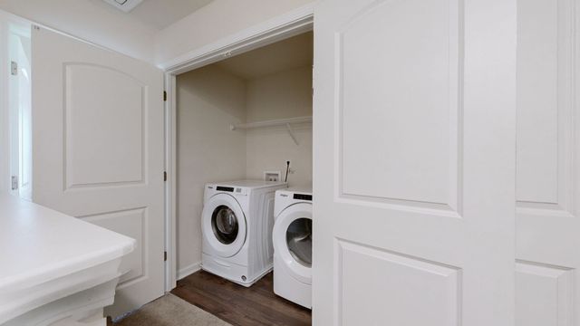 4056 Cody Dr, La Vergne, TN 37086