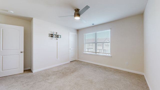 4056 Cody Dr, La Vergne, TN 37086