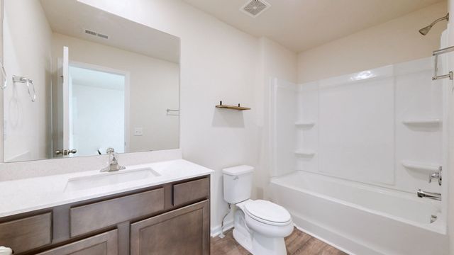 4056 Cody Dr, La Vergne, TN 37086