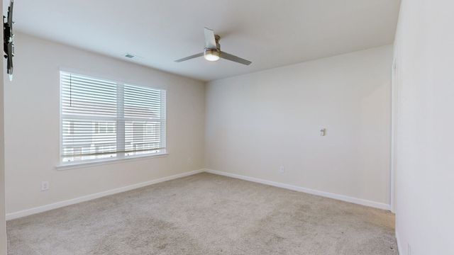 4056 Cody Dr, La Vergne, TN 37086