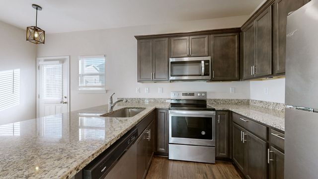 4056 Cody Dr, La Vergne, TN 37086