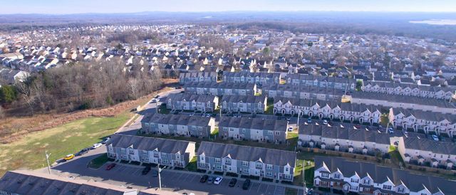 4056 Cody Dr, La Vergne, TN 37086