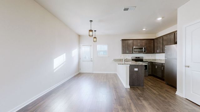 4056 Cody Dr, La Vergne, TN 37086