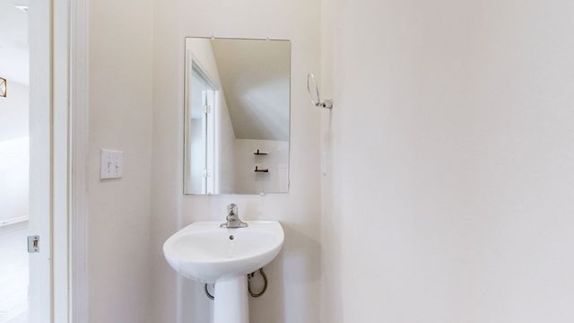 4056 Cody Dr, La Vergne, TN 37086