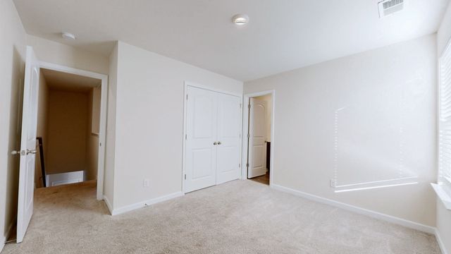 4056 Cody Dr, La Vergne, TN 37086