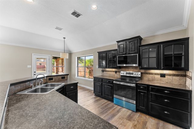 132 Birdsong Lane, Terrell, TX 75160